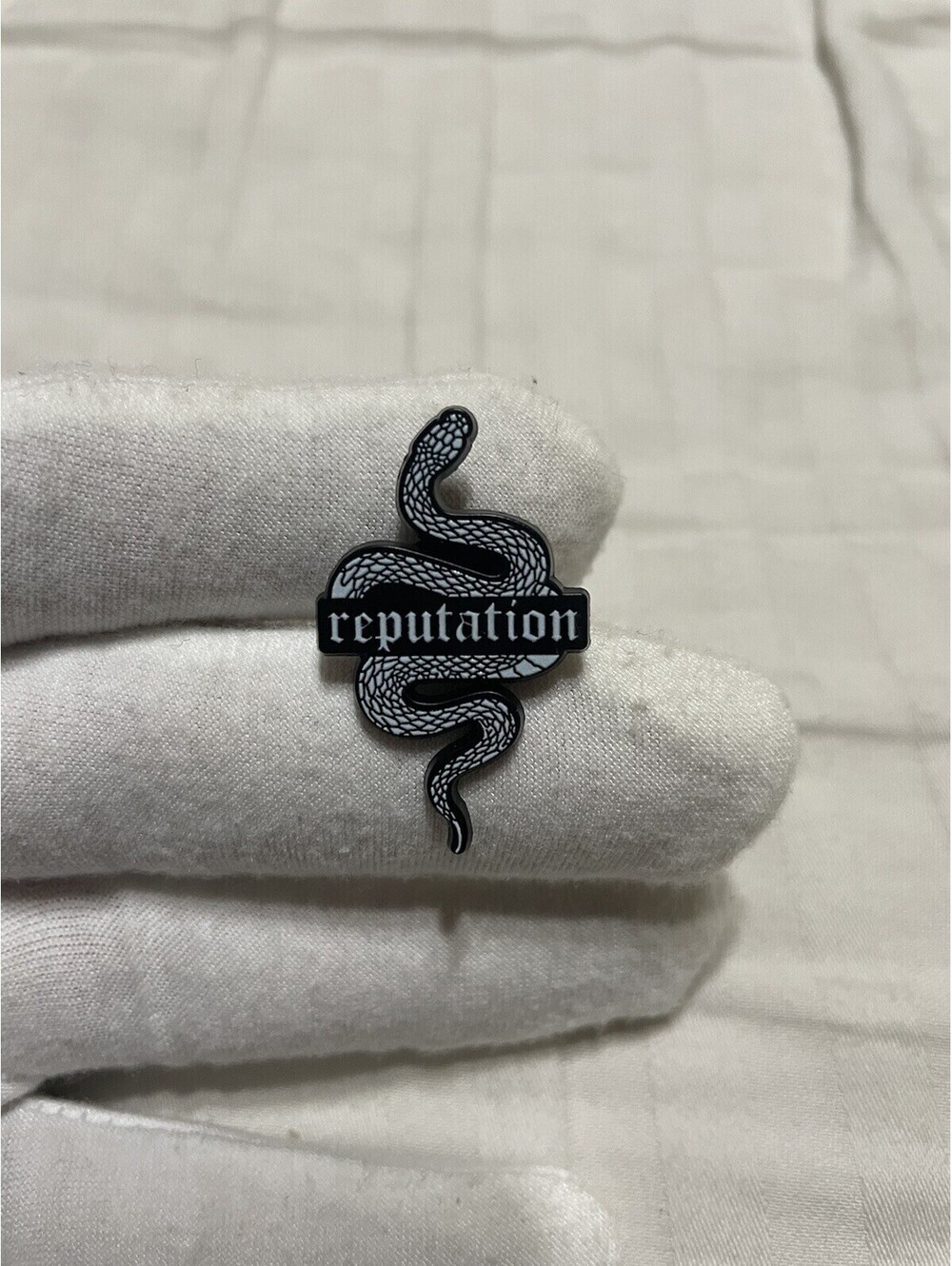 Taylor swift enamel pin brooch anime cartoon cute funny